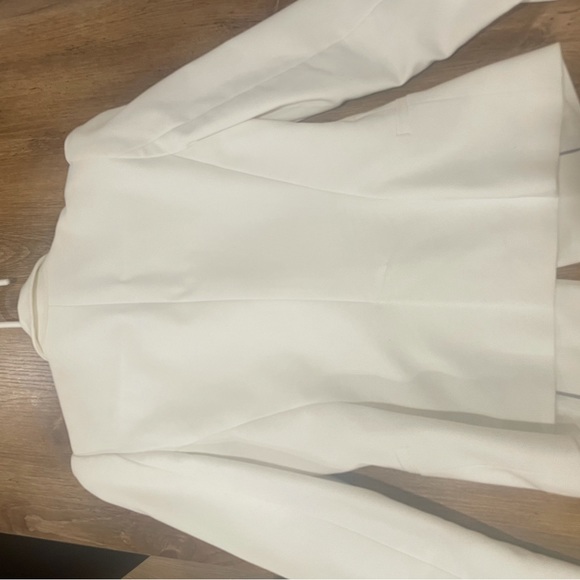 ZARA White Blazer - Picture 2 of 6